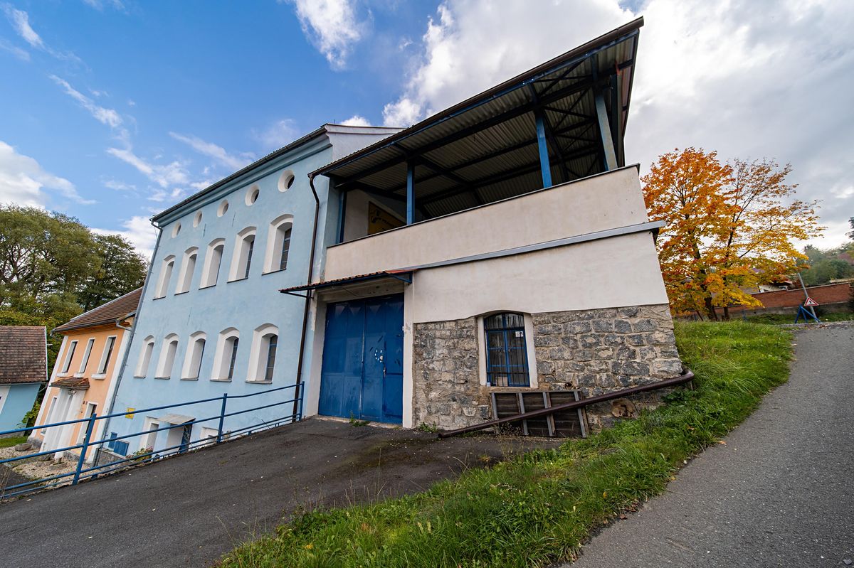 Pronájem skladového prostoru 295 m², Mnichovice – fotka 1 z 3