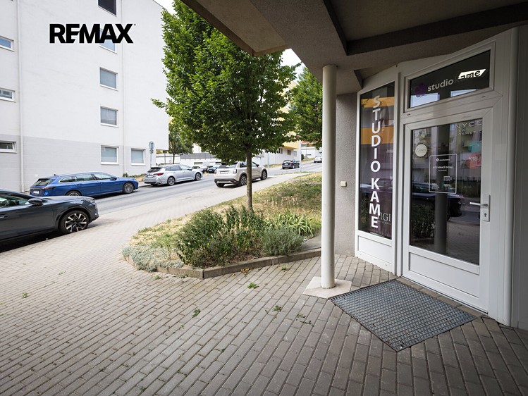 Prodej komerčního prostoru, 74 m² (8 z 27)