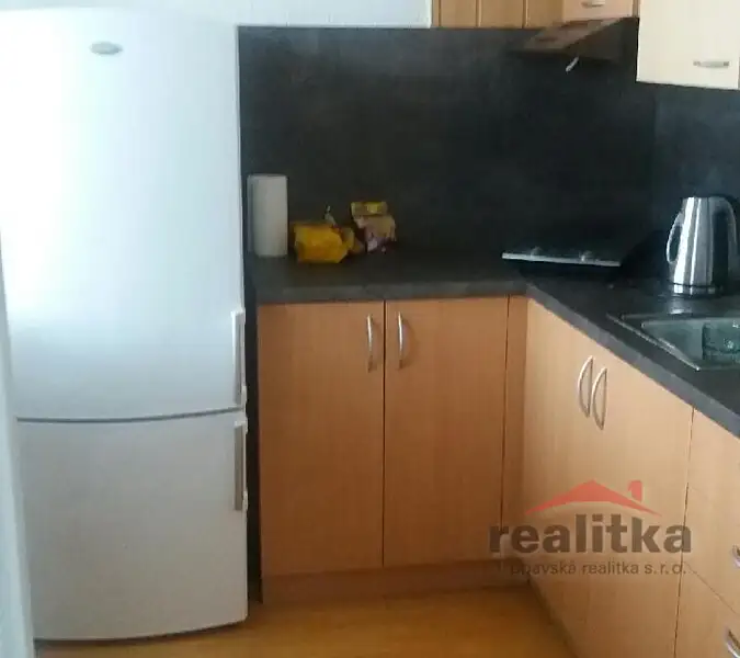 Pronájem bytu 1+1 24 m², Opava – náhled fotky 1