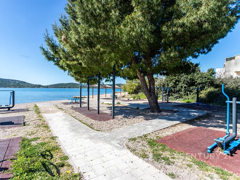 Prodej vily 420 m², pozemek 530 m², Pirovac – náhled fotky 3