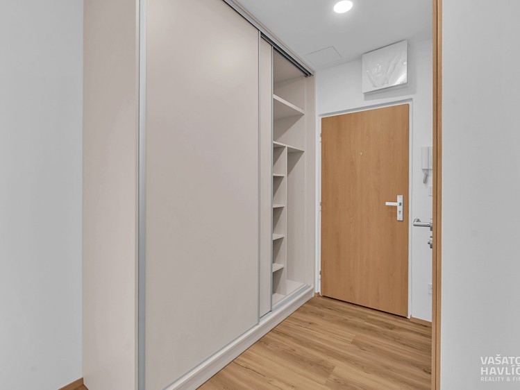 Pronájem bytu 2+1, 57 m² (15 z 17)