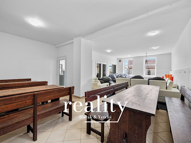 Prodej komerčního prostoru, 564 m² (16 z 55)