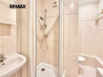 Квартира 1+kk в оренду, 30 м² (3 з 12)