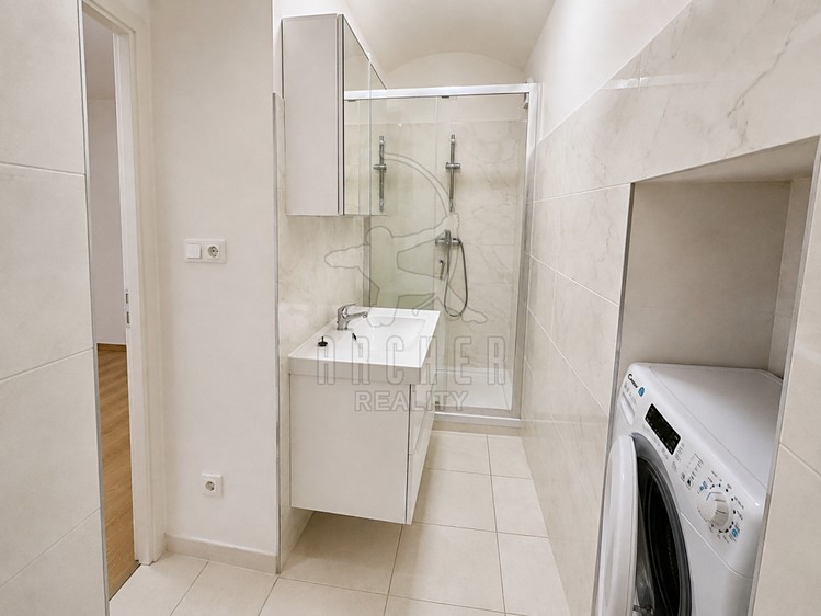 Wohnung 1+1 zum Kauf, 33 m² (2 von 9)