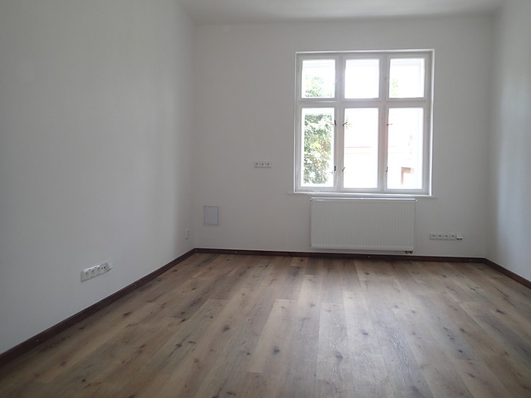 Pronájem bytu 1+1, 32 m² (4 z 7)