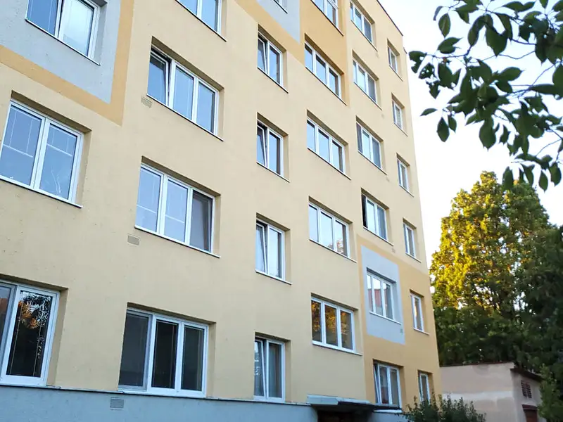 Pronájem bytu 4+1 66 m², Pardubice – náhled fotky 1