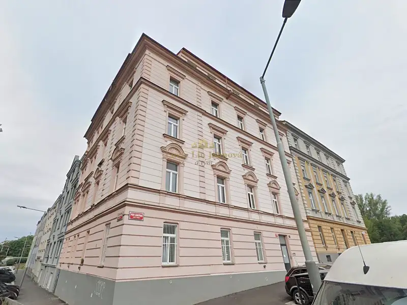 Prodej bytu 1+1 36 m², Praha – náhled fotky 1