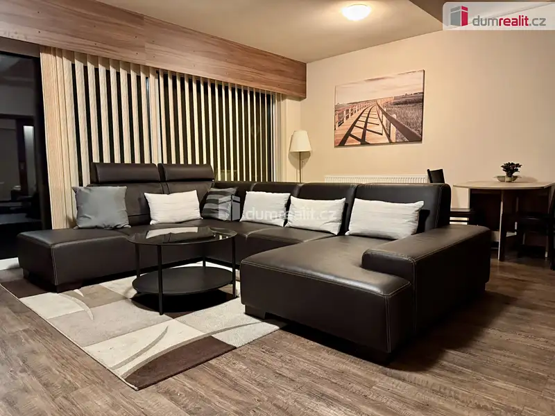 Prodej restaurace 908 m², Topolná – náhled fotky 1