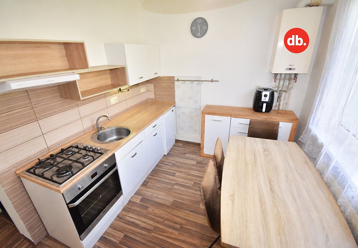 Pronájem bytu 3+1 68 m², Toužim – fotka 1 z 3