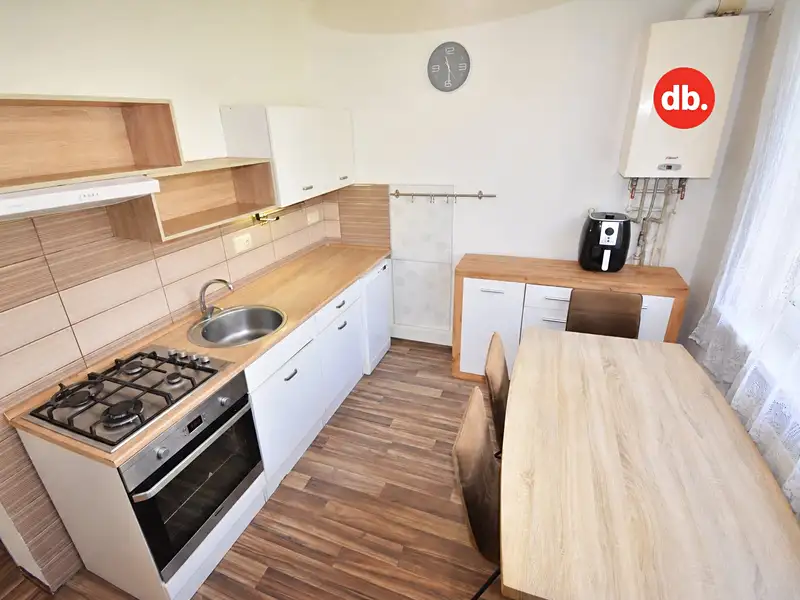 Pronájem bytu 3+1 68 m², Toužim – náhled fotky 1
