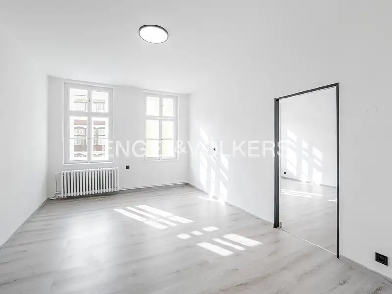 Pronájem bytu 4+1 103 m², Praha – náhled fotky 1