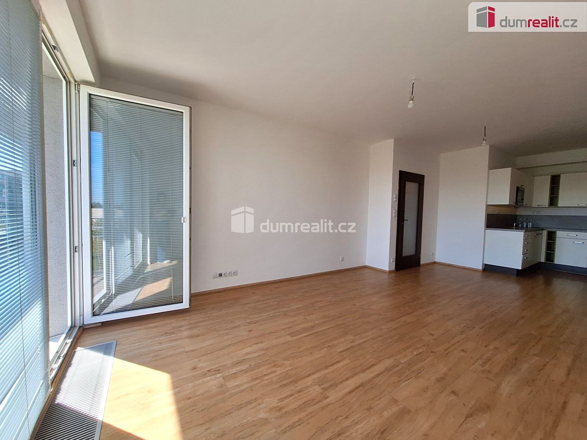Pronájem bytu 2+kk 63 m² – fotografie 3