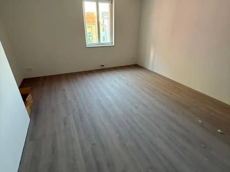 Pronájem bytu atypický 145 m², Praha – náhled fotky 2