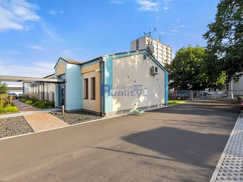 Prodej výrobní haly, prostoru 2133 m², Hradec Králové – náhled fotky 2