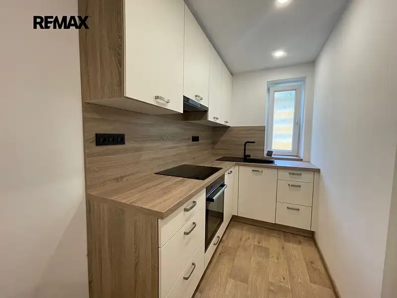 Pronájem bytu 3+1 59 m², Hodonín – náhled fotky 1