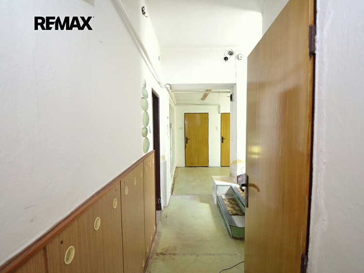 Комерційне приміщення на продаж, 105 м² (29 з 60)