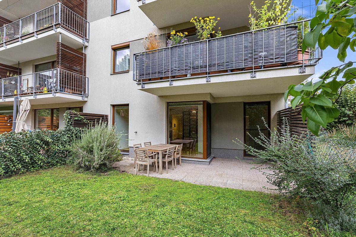 Pronájem bytu 2+kk 68 m², Praha – fotka 1 z 3