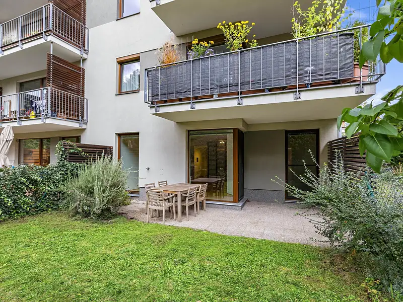 Pronájem bytu 2+kk 68 m², Praha – náhled fotky 1