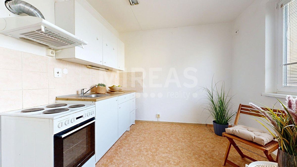 Prodej bytu 3+1 65 m², Milovice – fotka 1 z 3
