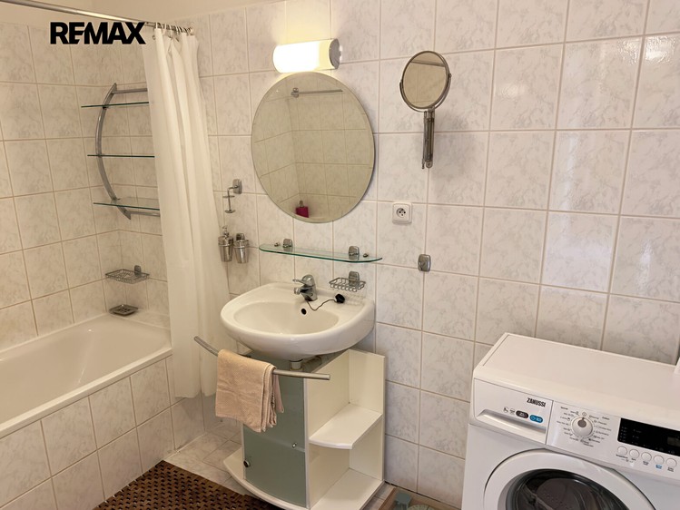 Pronájem bytu 4+kk, 94 m² (13 z 20)