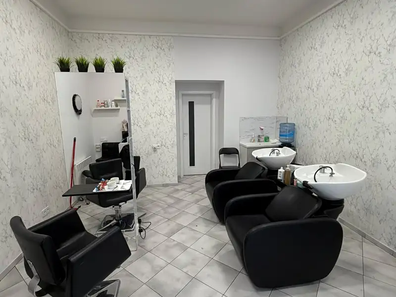 Prodej komerční nemovitosti 28 m², Praha – náhled fotky 2