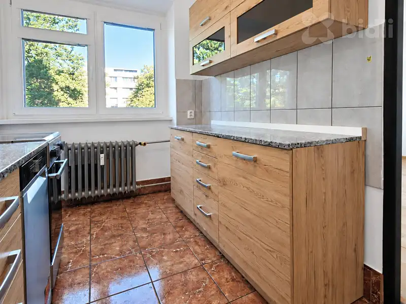 Pronájem bytu 3+1 87 m², Hradec Králové – náhled fotky 2
