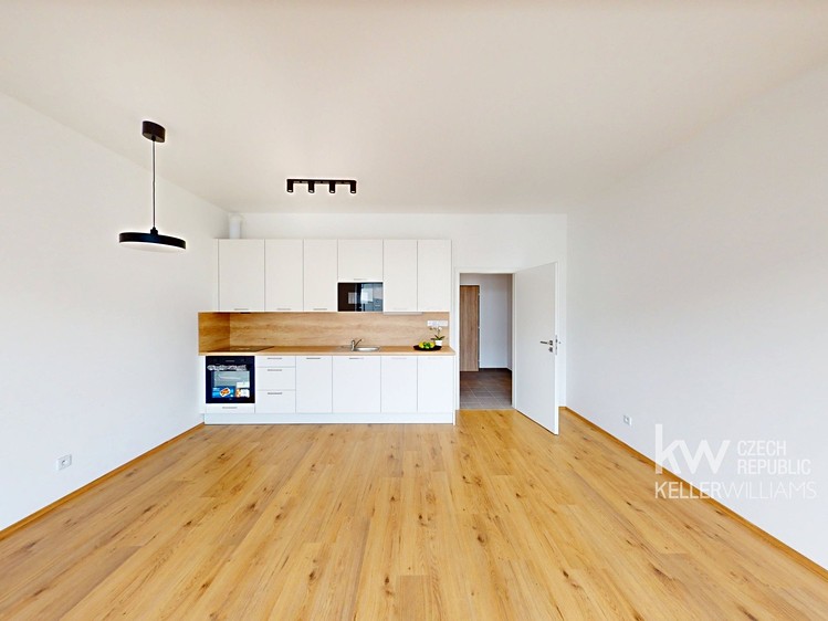 Pronájem bytu 1+kk, 34 m² (7 z 11)