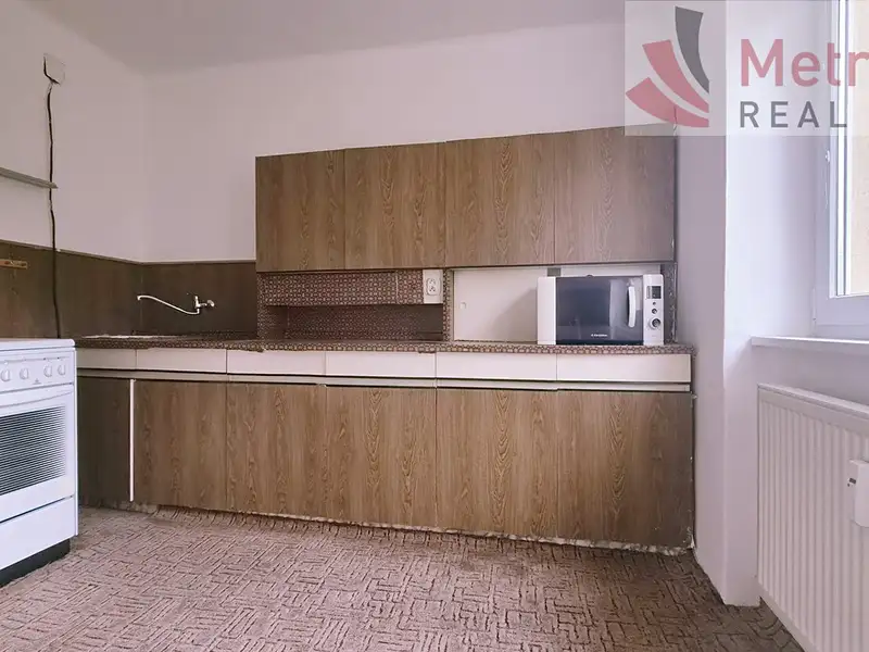 Pronájem bytu 3+1 57 m², Chvaletice – náhled fotky 2