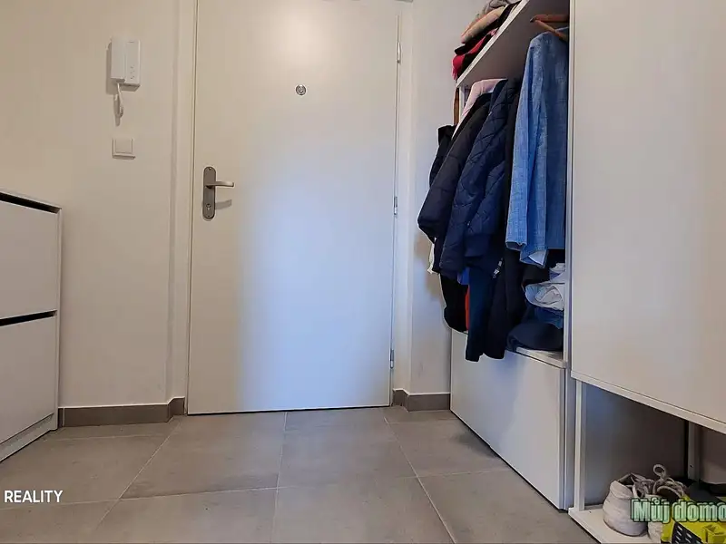 Pronájem bytu 1+kk 36 m², Praha – náhled fotky 3