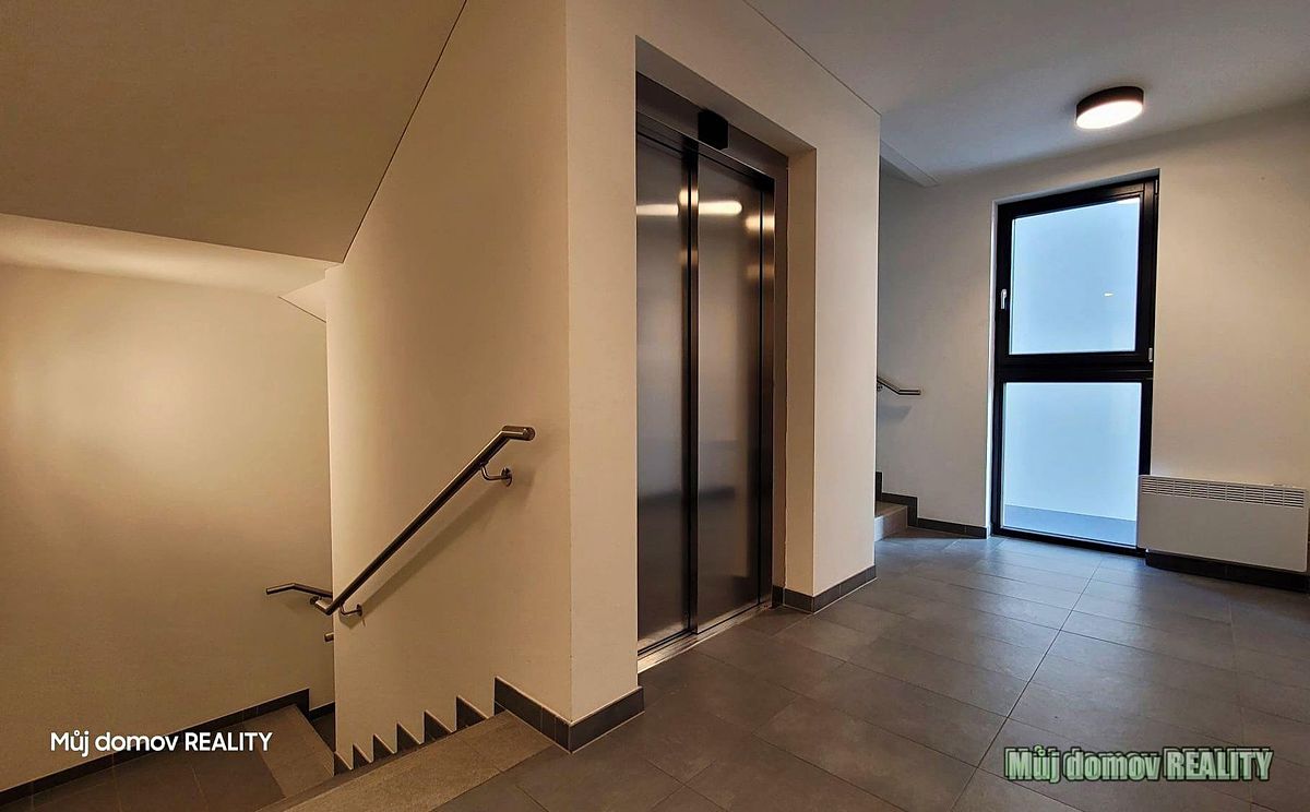 Pronájem bytu 1+kk 36 m² – fotografie 2
