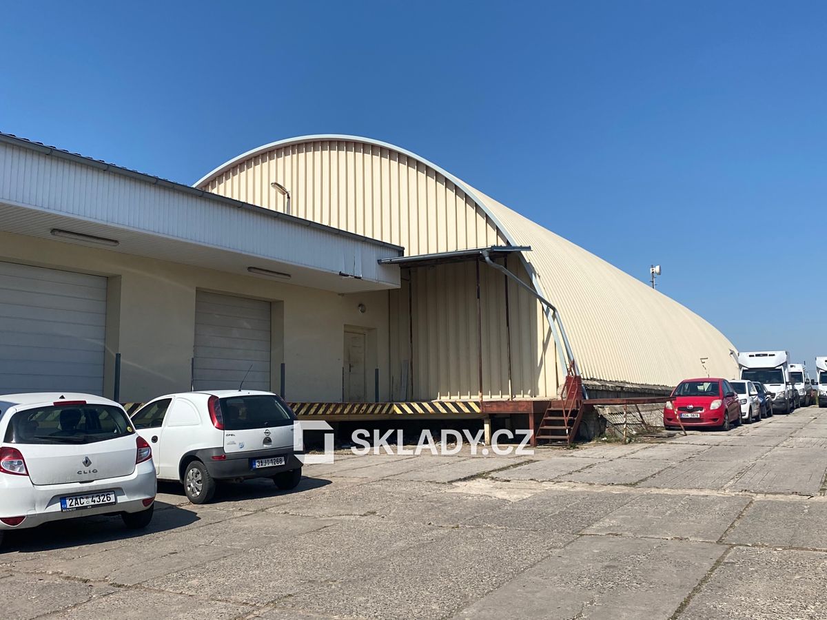 Pronájem skladového prostoru 1529 m², Slaný – fotka 1 z 3
