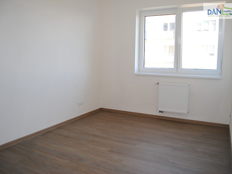 Pronájem bytu 2+kk, 52 m² (10 z 18)
