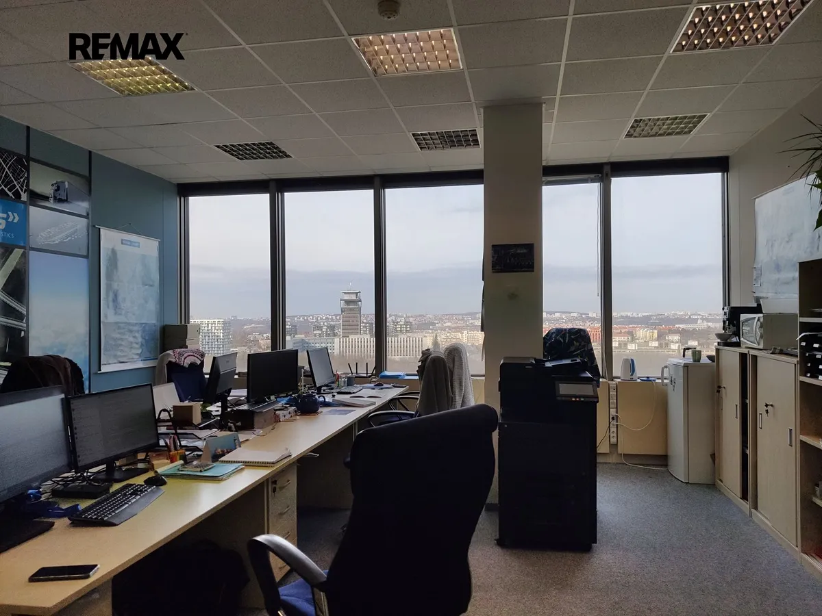 Pronájem kanceláře 63 m²