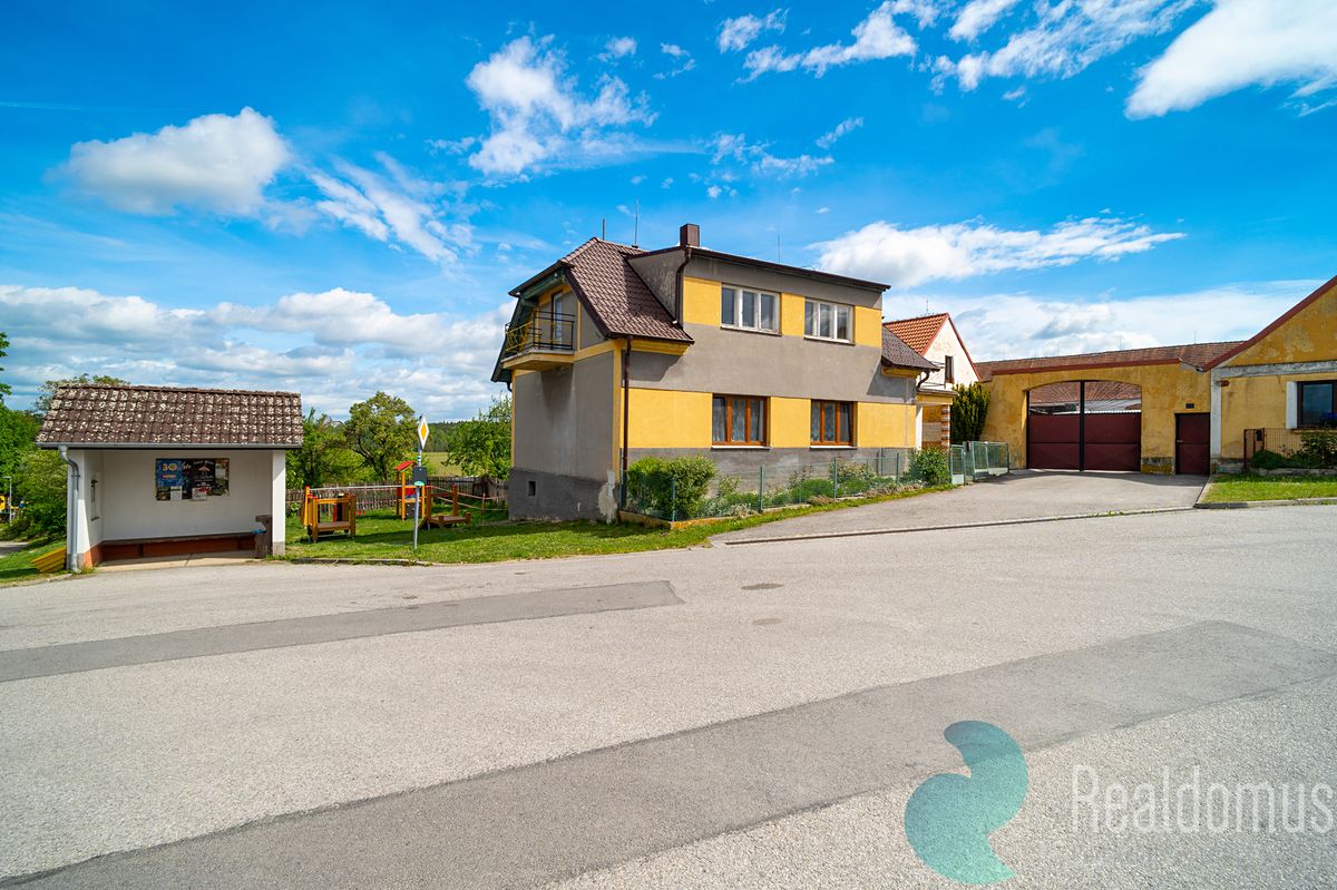 Prodej rodinného domu 180 m², pozemek 336 m², Libníč – fotka 1 z 3
