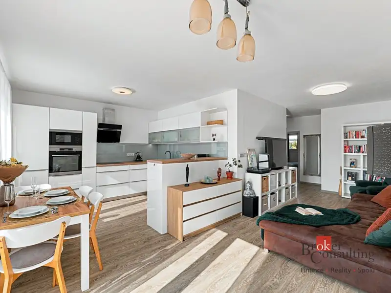 Prodej bytu 3+kk 70 m², Vochov – náhled fotky 1