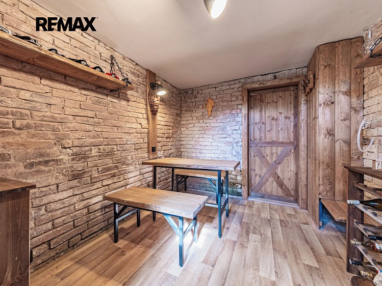 Комерційне приміщення на продаж, 200 м² (12 з 57)
