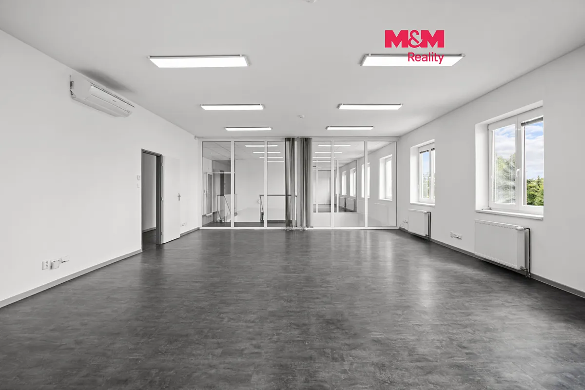 Pronájem kanceláře 451 m²