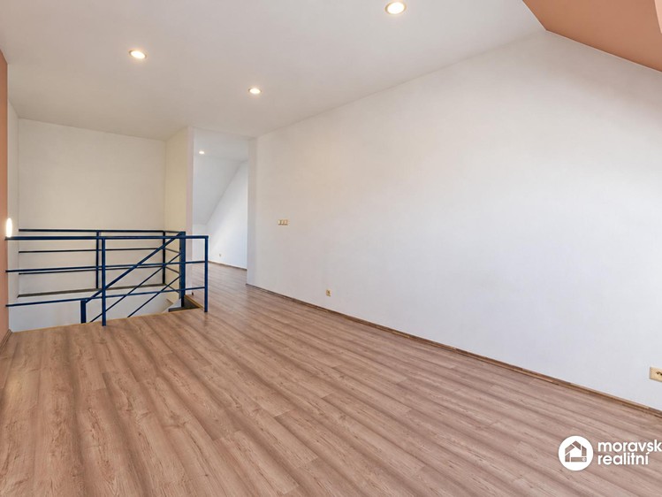 Комерційне приміщення в оренду, 100 м² (4 з 17)