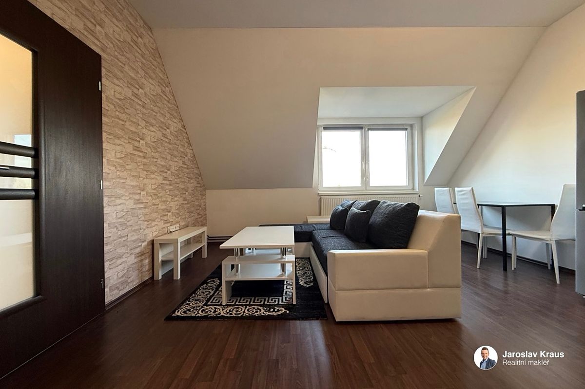 Pronájem bytu 2+kk 42 m², Železnice – fotka 1 z 3