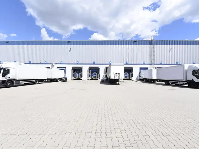 Pronájem skladového prostoru 6304 m², Dobrovíz – náhled fotky 1