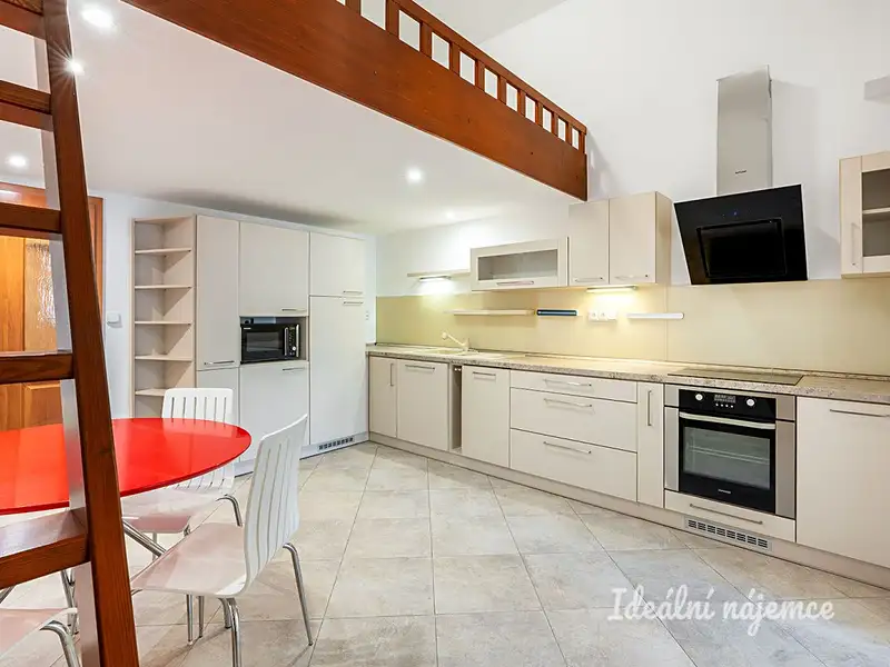 Pronájem bytu 1+1 43 m², Praha – náhled fotky 1