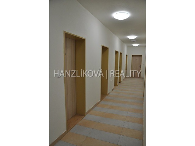 Pronájem bytu 2+kk, 48 m² (19 z 23)