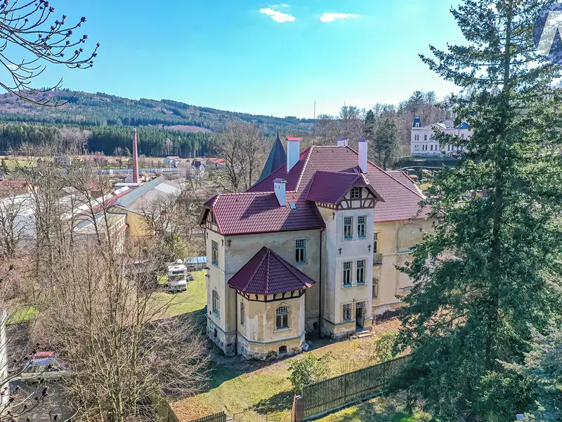 Prodej komerční nemovitosti 812 m², Holoubkov – náhled fotky 1