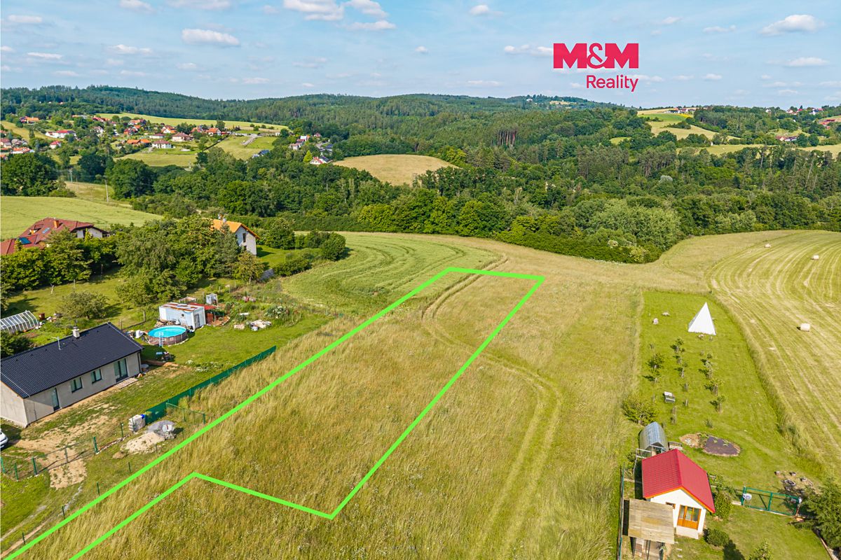 Prodej stavebního pozemku 2348 m², Hrusice – fotka 1 z 3
