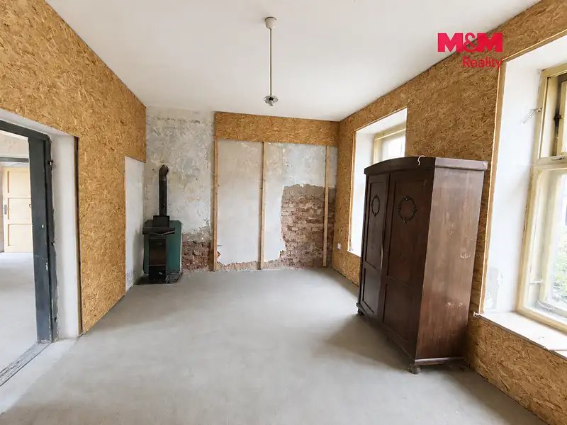 Prodej rodinného domu 215 m², pozemek 2616 m², Bochov – náhled fotky 3