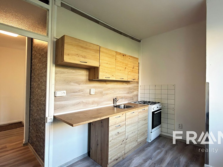 Pronájem bytu 3+1, 74 m² (5 z 15)