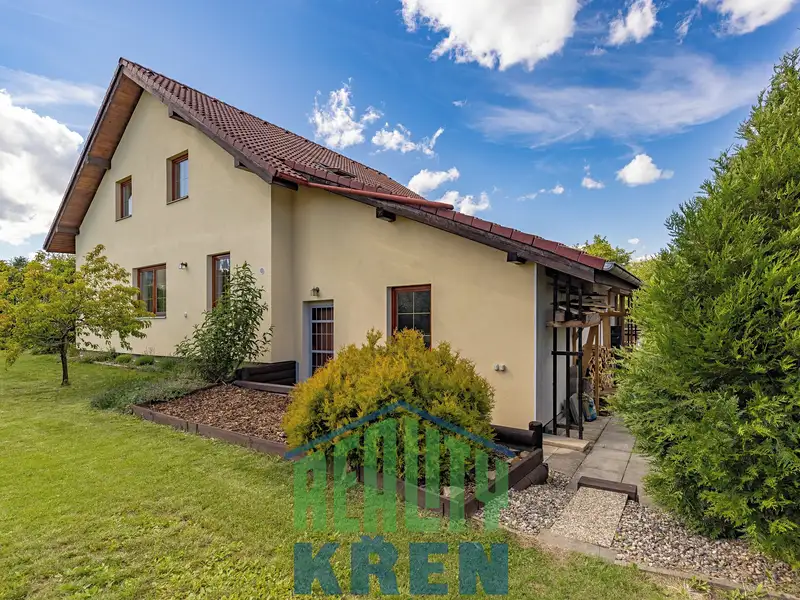 Prodej rodinného domu 172 m², pozemek 1110 m², Ptice – náhled fotky 1