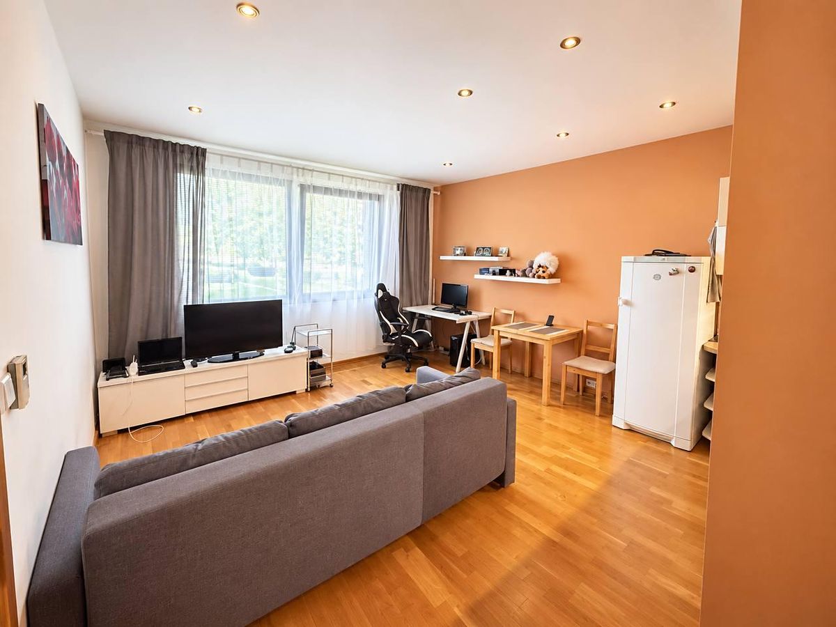 Pronájem bytu 2+kk 51 m² – fotografie 4