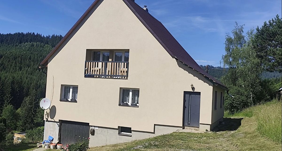 Prodej rodinného domu 180 m², pozemek 595 m², Bílá – fotka 1 z 3