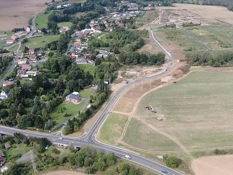 Prodej stavebního pozemku 697 m², Ostrov – náhled fotky 3